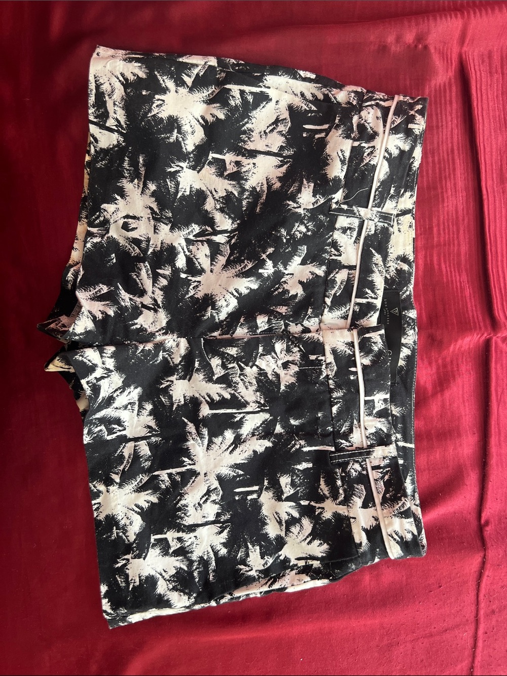 Guess palm tree print shorts